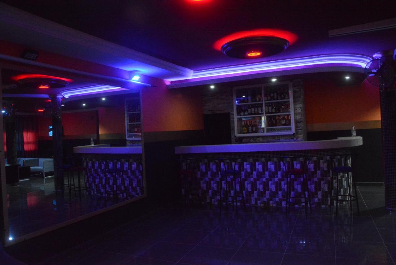Royal Blue Guest House & Bar لومي المظهر الخارجي الصورة
