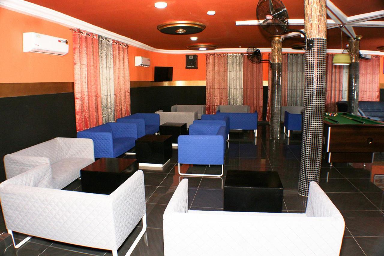 Royal Blue Guest House & Bar لومي المظهر الخارجي الصورة