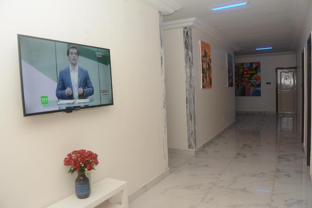 Royal Blue Guest House & Bar لومي المظهر الخارجي الصورة