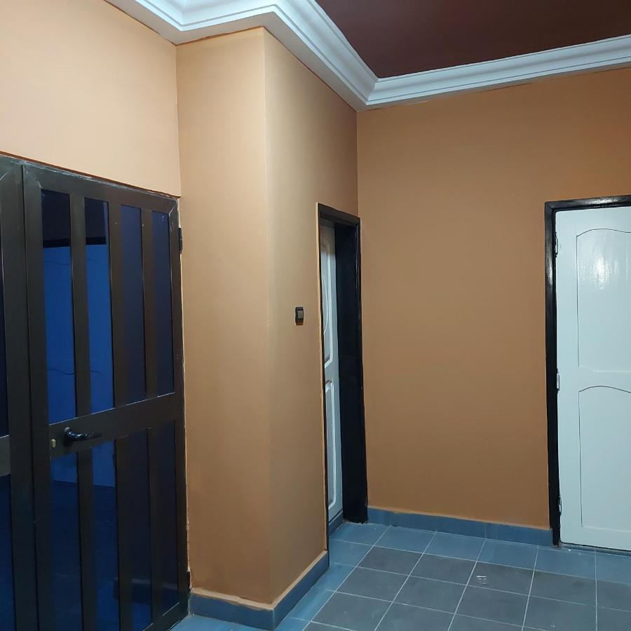 Royal Blue Guest House & Bar لومي المظهر الخارجي الصورة