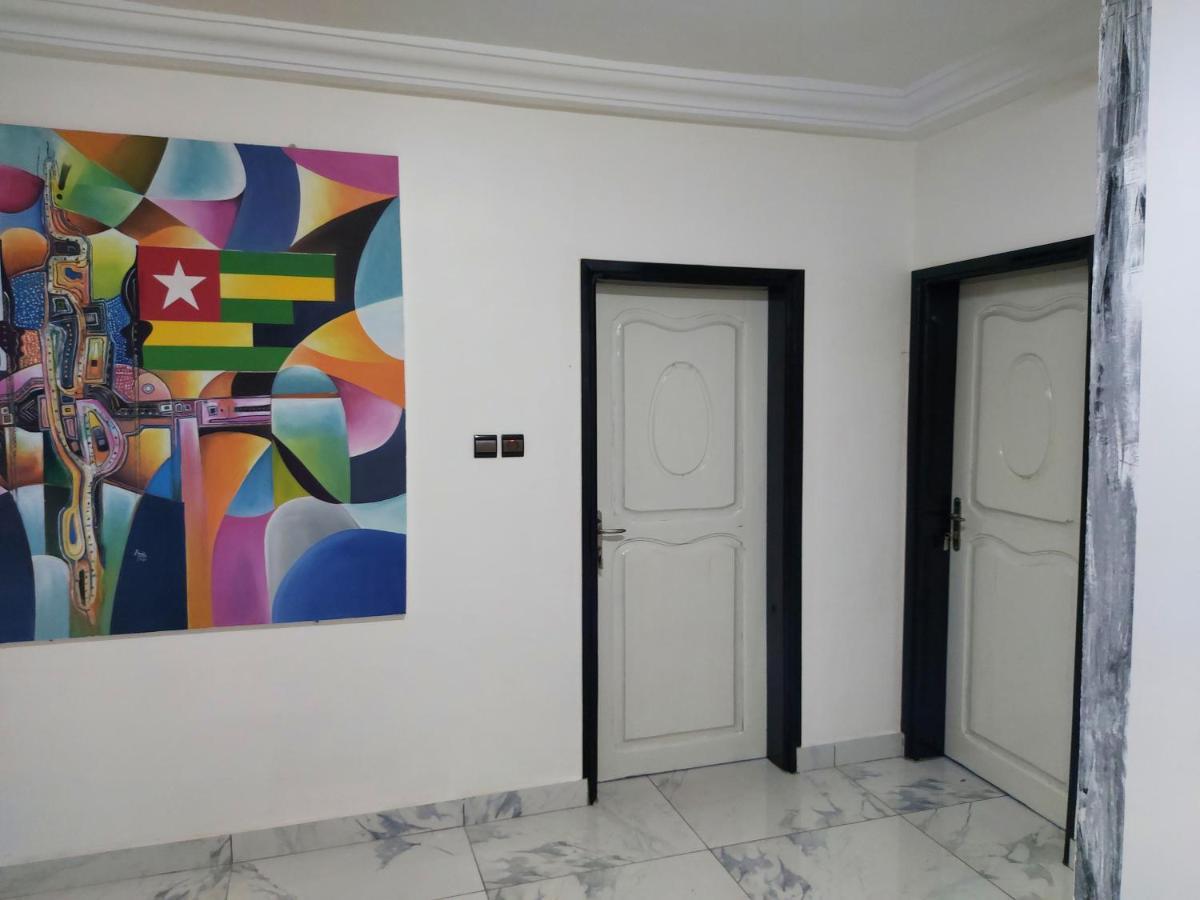 Royal Blue Guest House & Bar لومي المظهر الخارجي الصورة