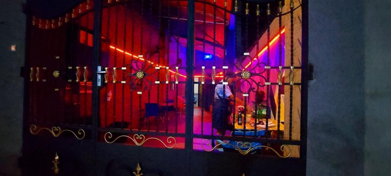 Royal Blue Guest House & Bar لومي المظهر الخارجي الصورة