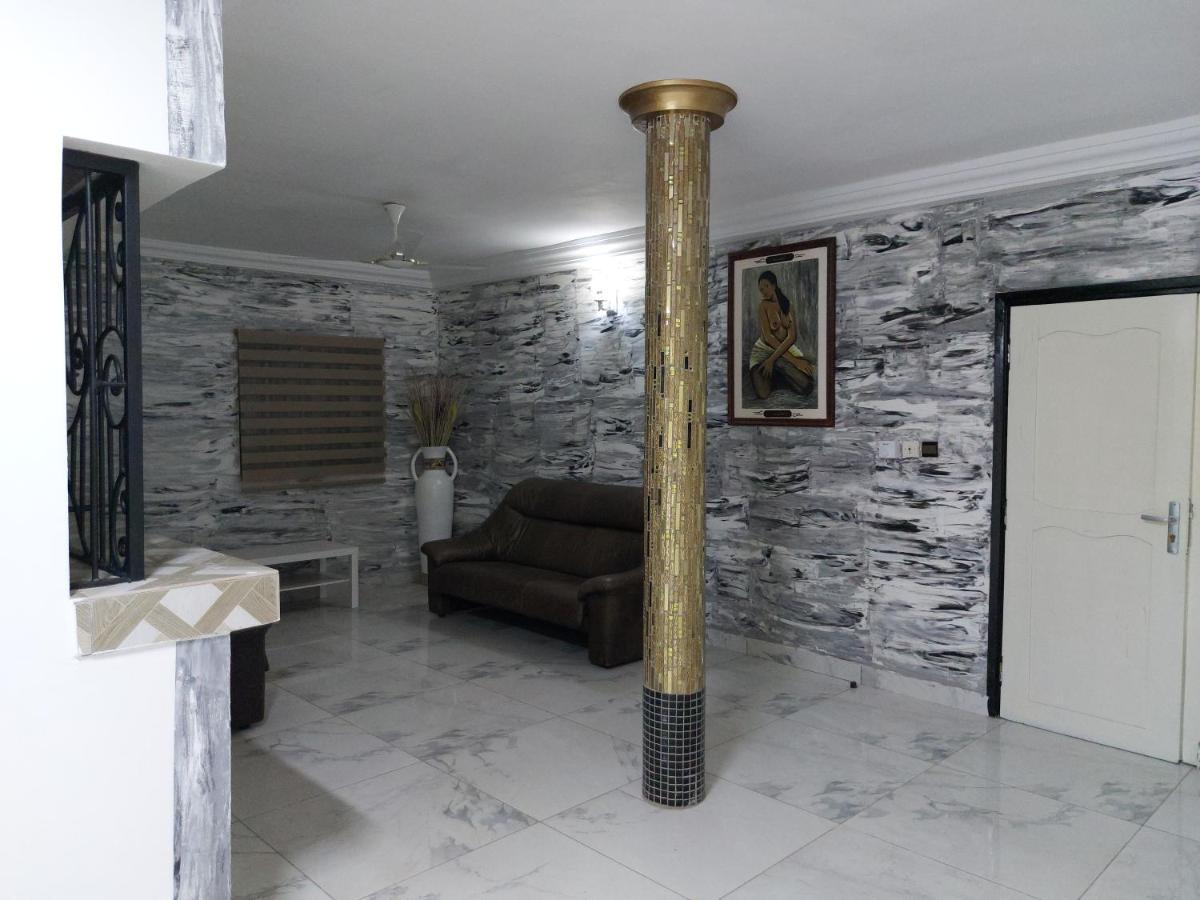 Royal Blue Guest House & Bar لومي المظهر الخارجي الصورة