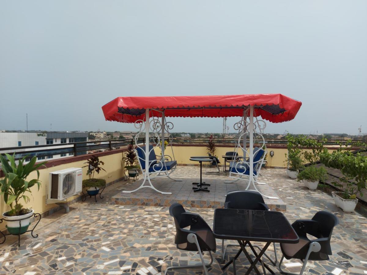 Royal Blue Guest House & Bar لومي المظهر الخارجي الصورة