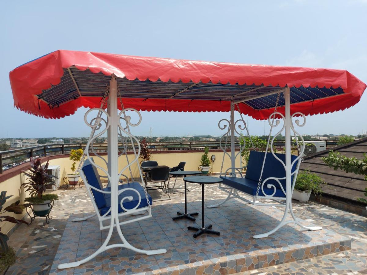 Royal Blue Guest House & Bar لومي المظهر الخارجي الصورة