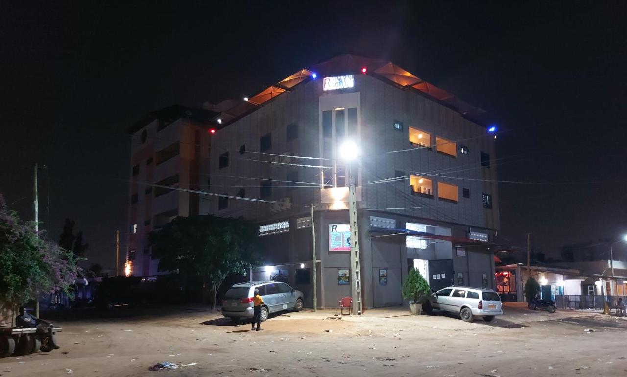 Royal Blue Guest House & Bar لومي المظهر الخارجي الصورة