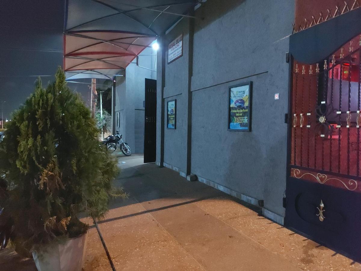 Royal Blue Guest House & Bar لومي المظهر الخارجي الصورة