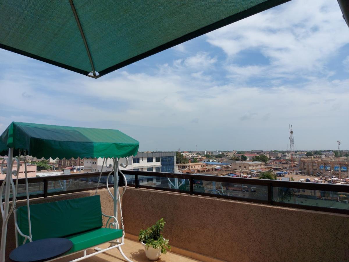 Royal Blue Guest House & Bar لومي المظهر الخارجي الصورة