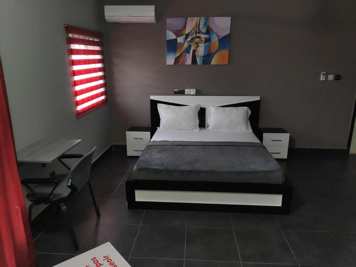 Royal Blue Guest House & Bar لومي المظهر الخارجي الصورة